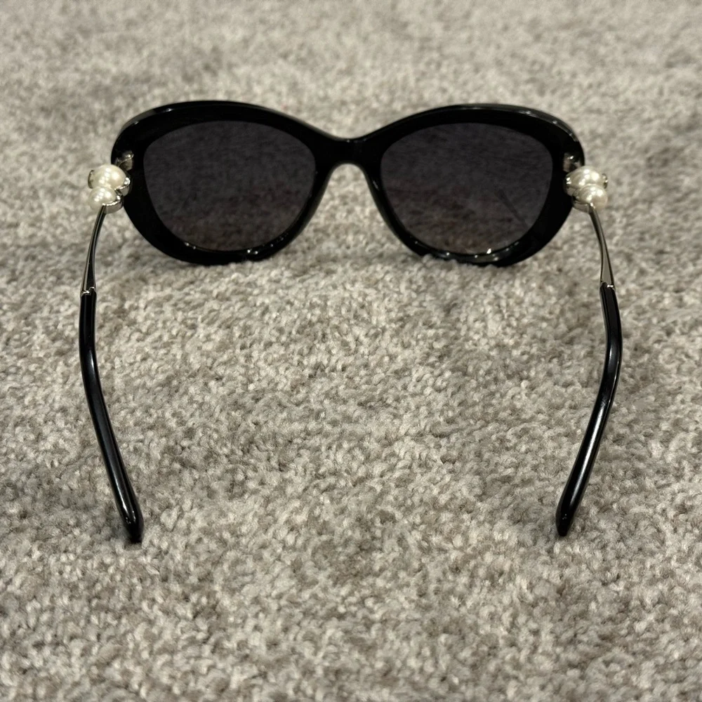 CHANEL Polarized Butterfly Winter Pearl Sunglasses in Black - Picture 4 of 7